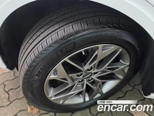 Genesis GV70 2021 — Photo 17/20