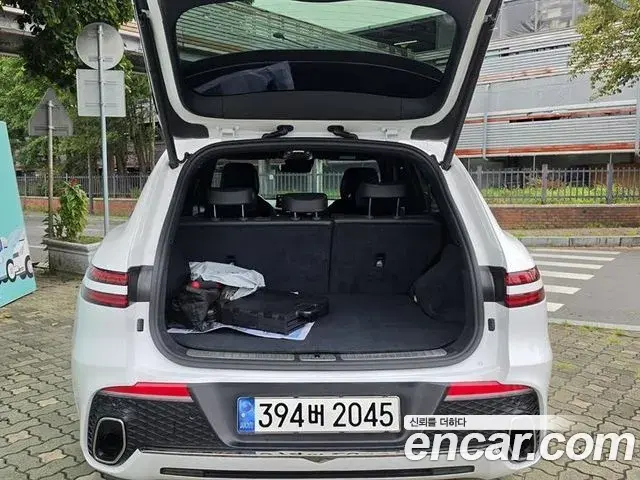 Genesis GV70 2021 — Photo 19/20