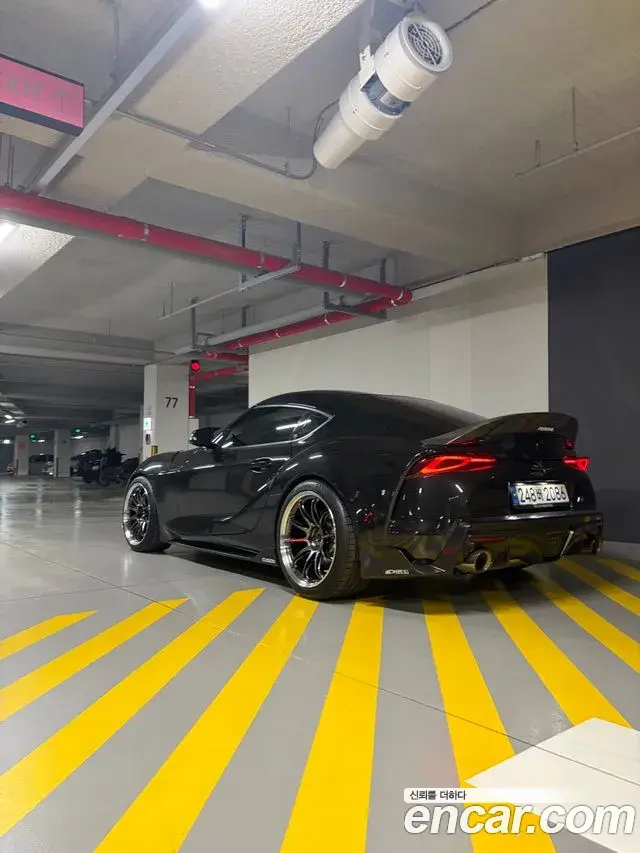 Toyota Supra 2022 — ფოტო 2/8