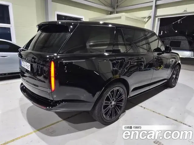 Land Rover Range Rover 2025 — Photo 18/20