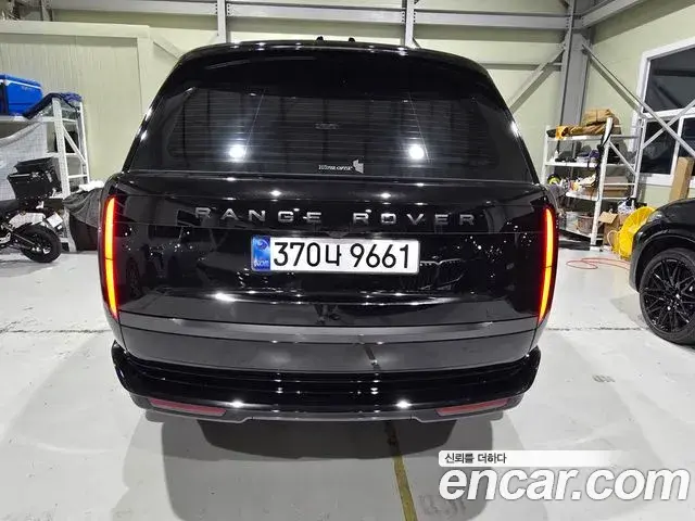 Land Rover Range Rover 2025 — Photo 17/20