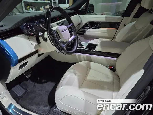 Land Rover Range Rover 2025 — Photo 14/20