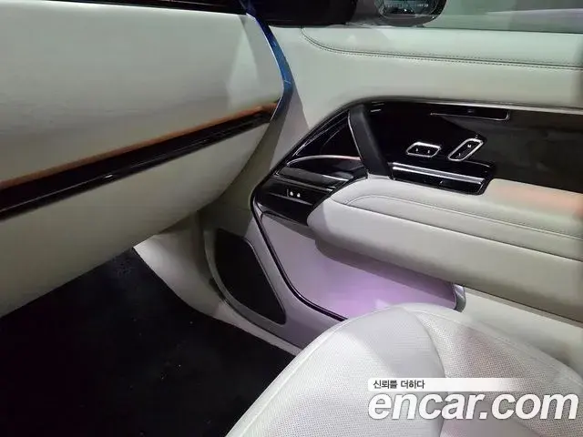 Land Rover Range Rover 2025 — Photo 10/20