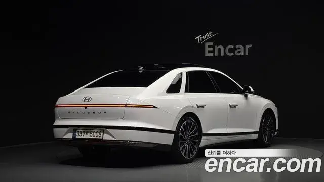 Hyundai Grandeur 2022 — ფოტო 2/20
