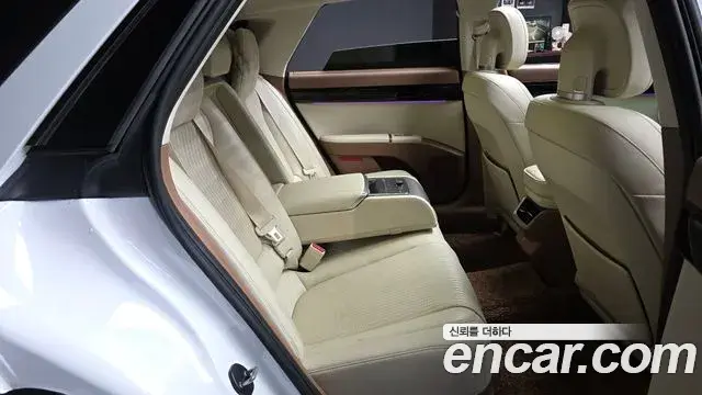 Hyundai Grandeur 2022 — ფოტო 12/20