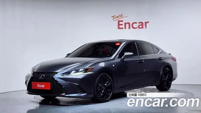 Lexus ES300h 2022 — ფოტო 32/33