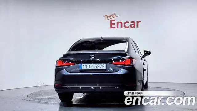 Lexus ES300h 2022 — ფოტო 5/33