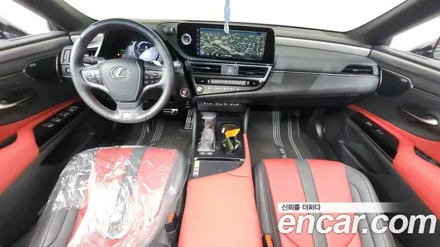 Lexus ES300h 2022 — ფოტო 25/33