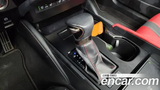 Lexus ES300h 2022 — ფოტო 22/33