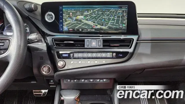 Lexus ES300h 2022 — ფოტო 17/33