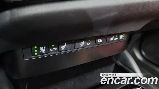 Lexus ES300h 2022 — ფოტო 31/33
