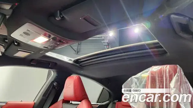 Lexus ES300h 2022 — ფოტო 16/33