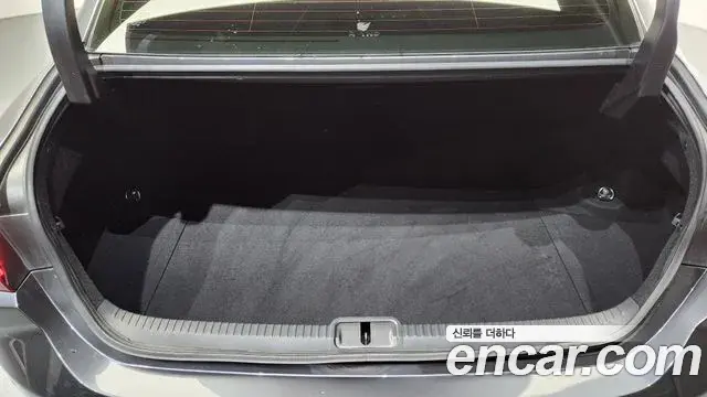 Lexus ES300h 2022 — ფოტო 29/33