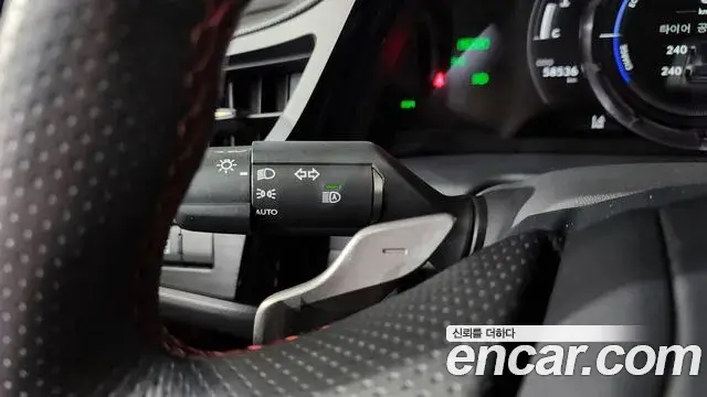 Lexus ES300h 2022 — ფოტო 6/33