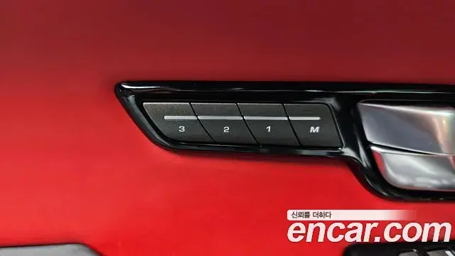 Land Rover Range Rover Evoque 2018 — Şəkil 9/37