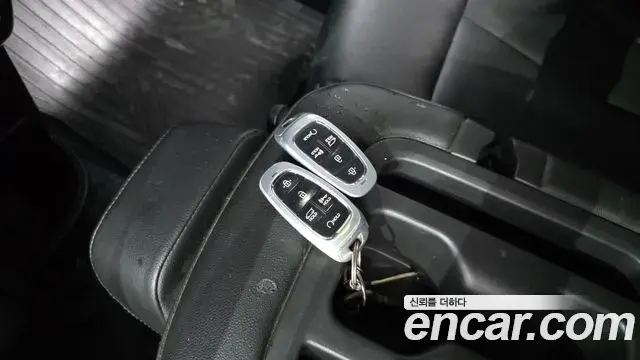 Hyundai Staria 2021 — Фото 15/20