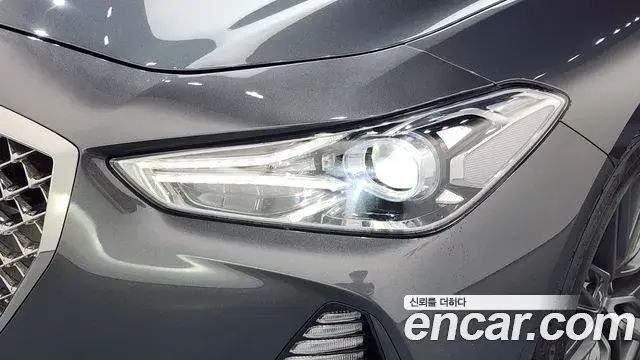 Genesis G70 2018 — ფოტო 24/33