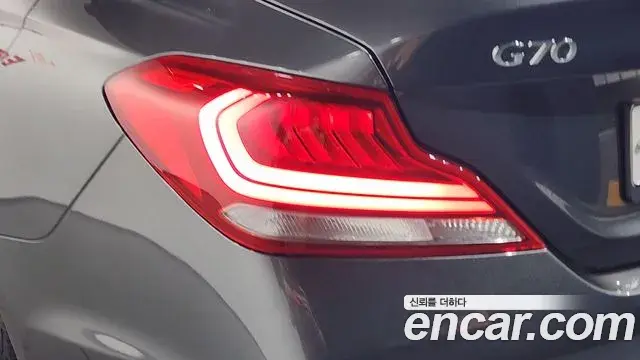 Genesis G70 2018 — ფოტო 18/33