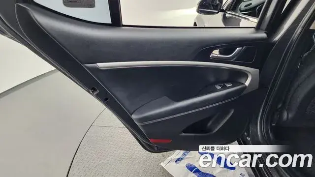 Genesis G70 2018 — ფოტო 15/33
