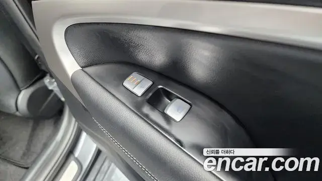 Genesis G70 2018 — ფოტო 9/33