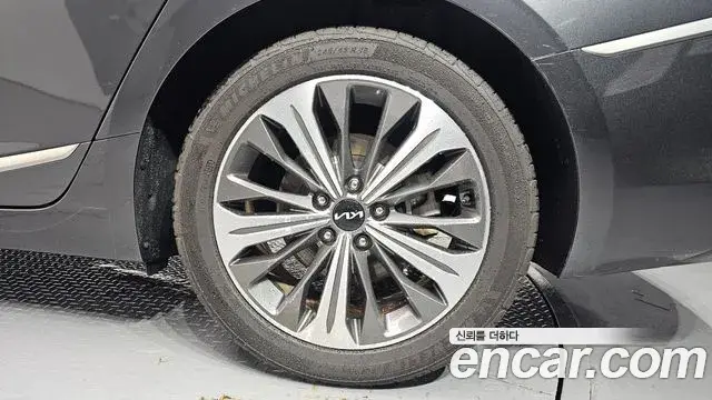Kia K8 2021 — Şəkil 17/35