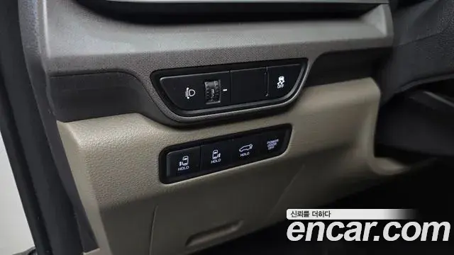 Kia Carnival 2024 — Şəkil 29/34