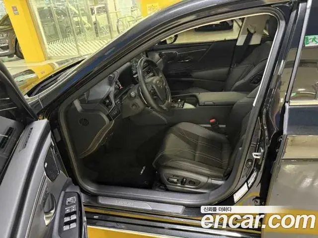 Lexus ES300h 2025 — Şəkil 2/18