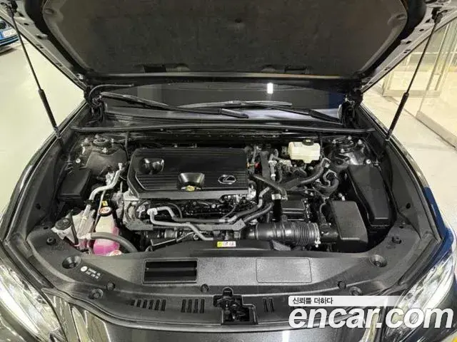 Lexus ES300h 2025 — Şəkil 18/18