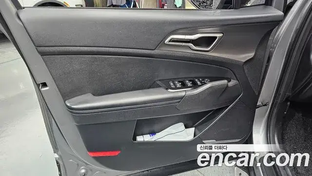 Kia Sportage 2021 — ფოტო 17/31