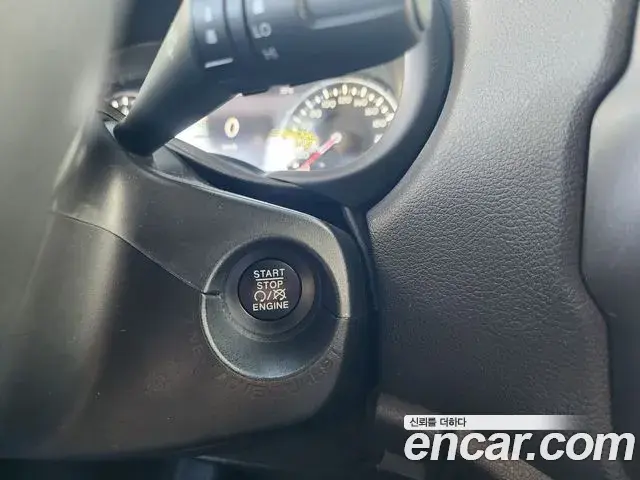 Jeep Renegade 2021 — ფოტო 15/17