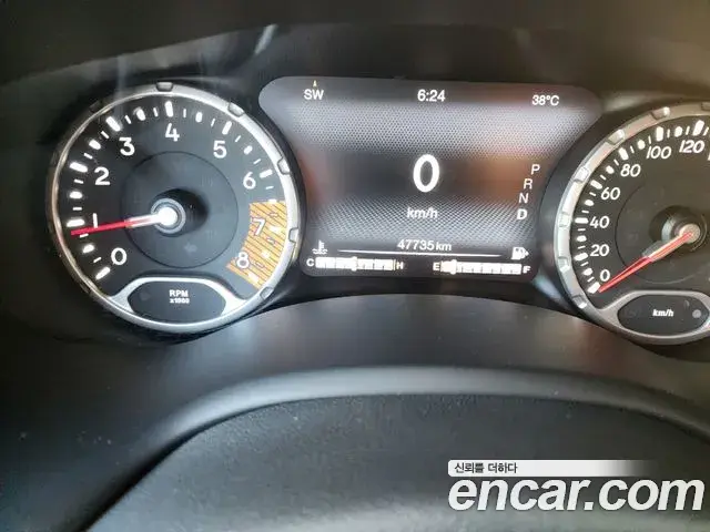 Jeep Renegade 2021 — ფოტო 17/17