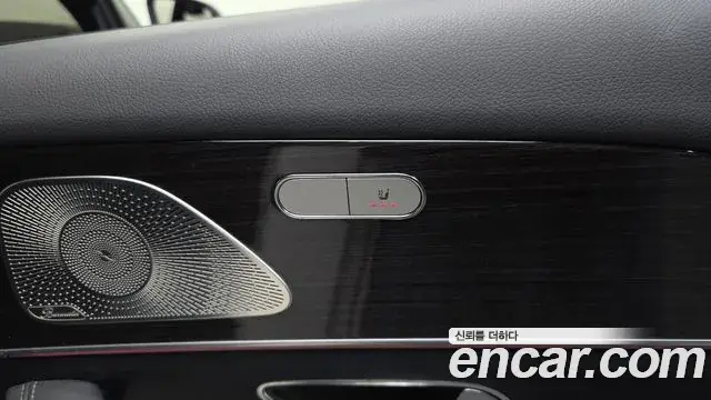 Mercedes-Benz GLE-Class 2022 — Фото 18/20