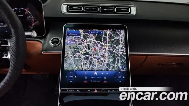 Mercedes-Benz S-Class 2025 — Фото 12/20