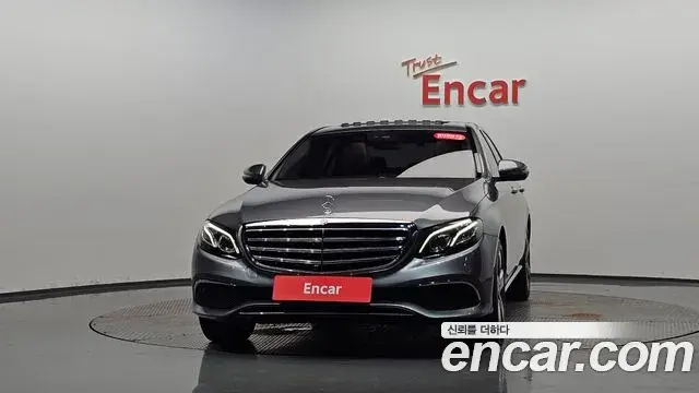 Mercedes-Benz E-Class 2019 — Фото 3/20