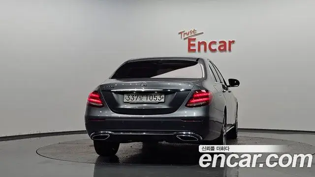Mercedes-Benz E-Class 2019 — Фото 4/20