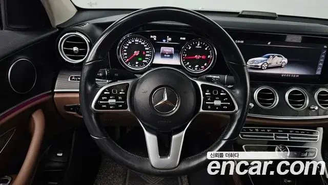 Mercedes-Benz E-Class 2019 — Фото 13/20