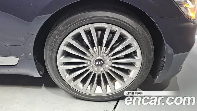 Kia The K9 2018 — Photo 25/31