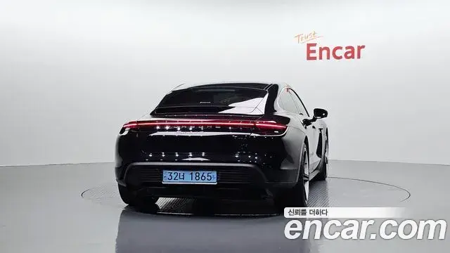 Porsche Taycan 2021 — Photo 29/39