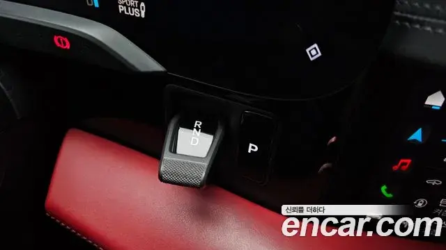 Porsche Taycan 2021 — Photo 35/39