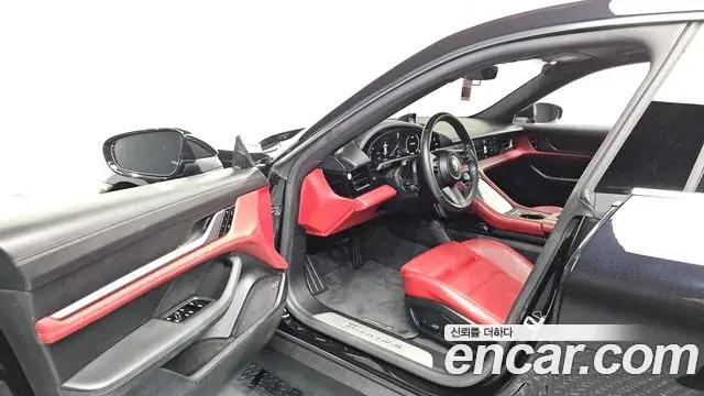 Porsche Taycan 2021 — Photo 31/39