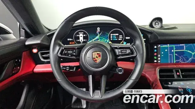 Porsche Taycan 2021 — Photo 27/39