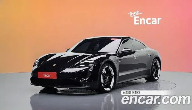 Porsche Taycan 2021 — Photo 34/39