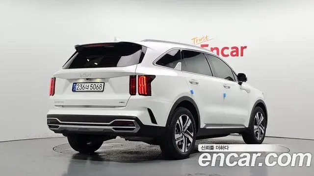 Kia Sorento 2023 — Фото 2/20