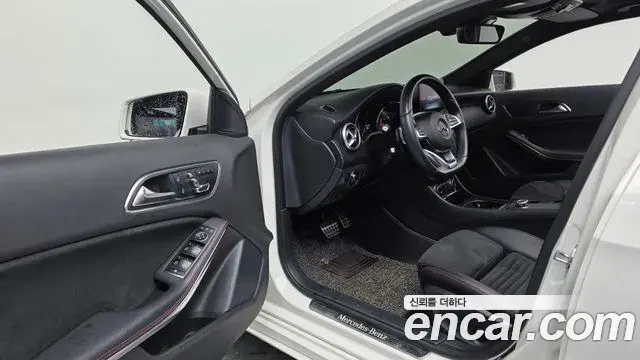 Mercedes-Benz A-Class 2018 — Фото 8/20