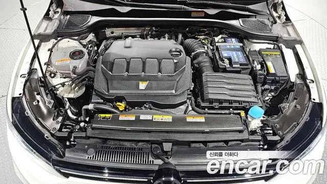 Volkswagen Golf 2022 — Şəkil 19/31