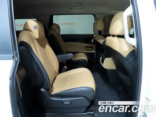 Kia Carnival 2022 — Photo 7/20