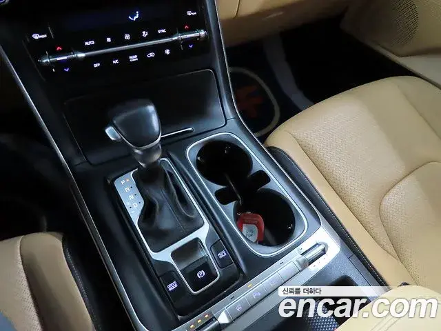 Kia Carnival 2022 — Photo 15/20