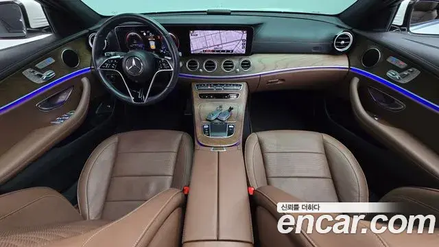 Mercedes-Benz E-Class 2021 — Фото 6/20