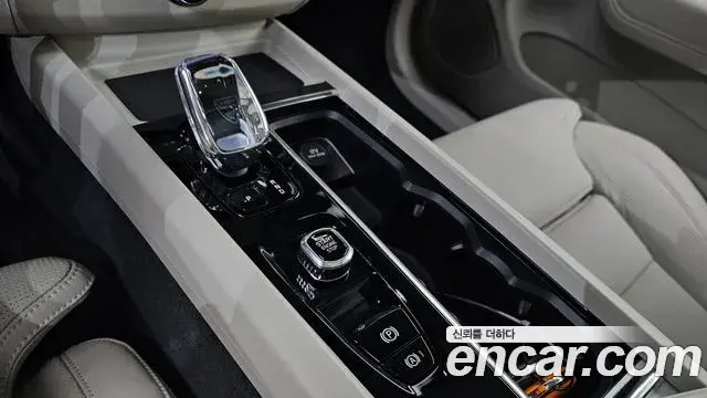 Volvo XC60 2026 — Photo 2/33
