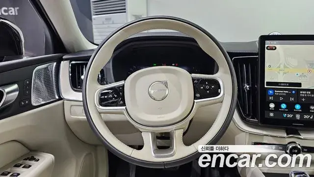Volvo XC60 2026 — Photo 17/33